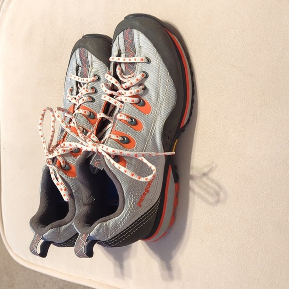 Patagonia Women's Hiking Biking Terrain Sneakers Size 7 Vibram Worn Once Finn - Picture 2 of 11